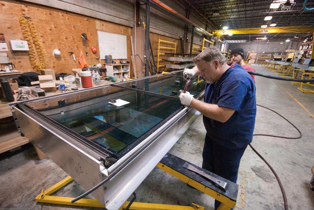 Sealent-fabrication shop-downtown glass